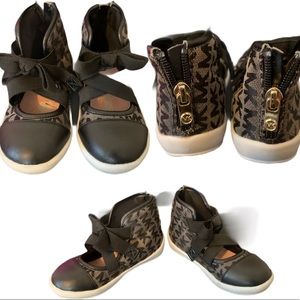 Michael Kors girls monogram shoe/sneaker